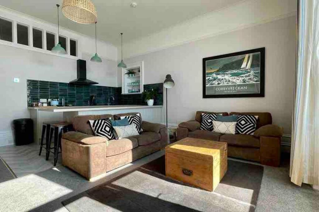 Westbay Seafront Apartment Оубън Екстериор снимка