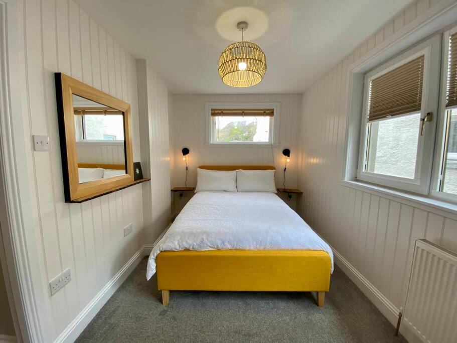 Westbay Seafront Apartment Оубън Екстериор снимка