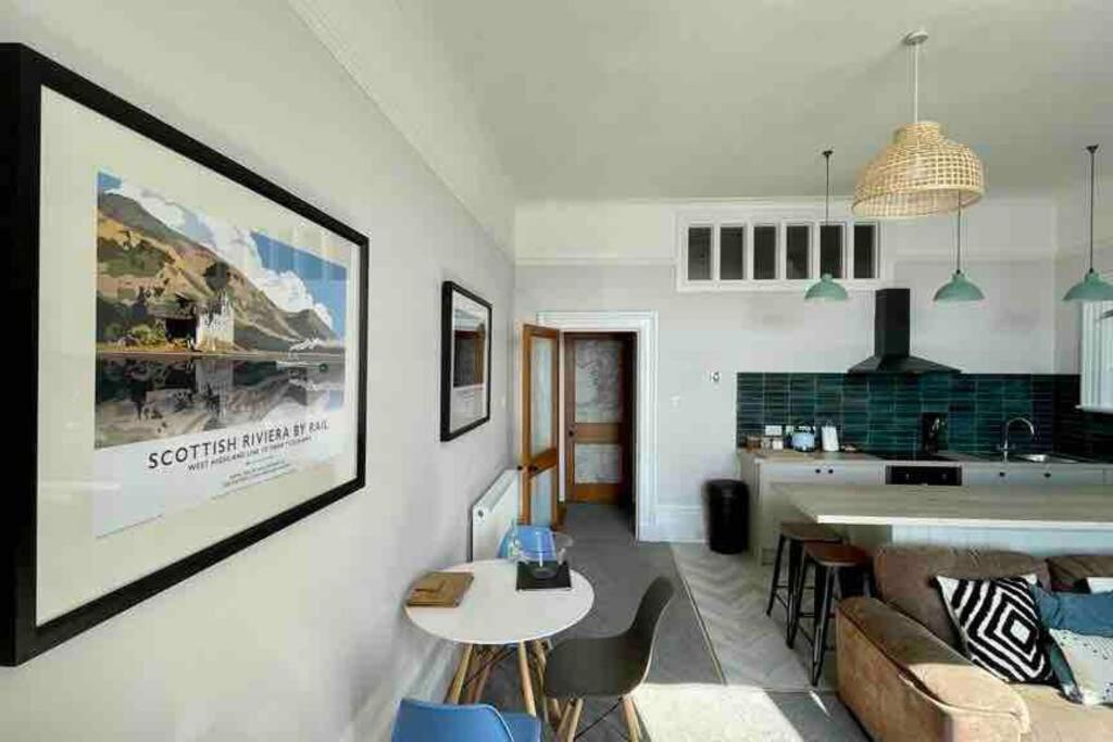 Westbay Seafront Apartment Оубън Екстериор снимка